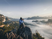 唯美大山间的浓雾