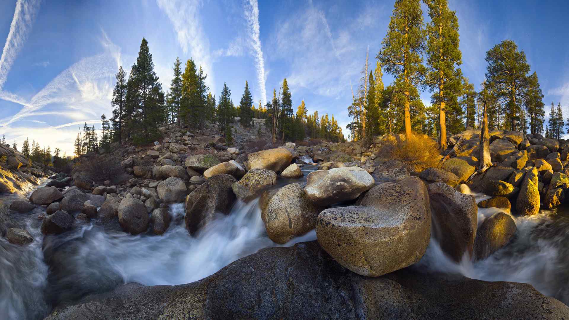 蓝天白云大山河流壁纸