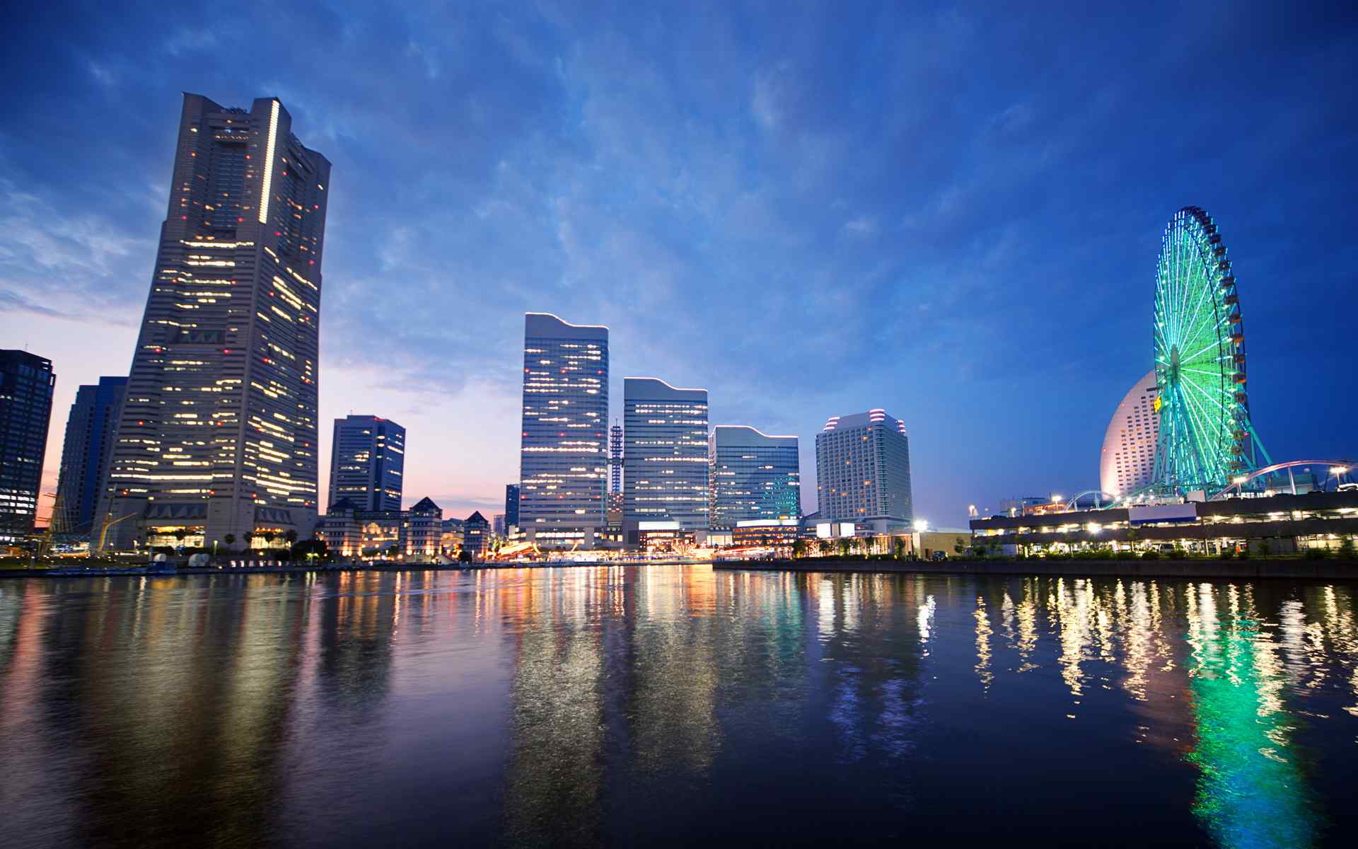 日本繁华都市摩天轮夜景