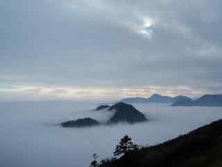 西岭雪山桌面壁纸之云雾缭绕