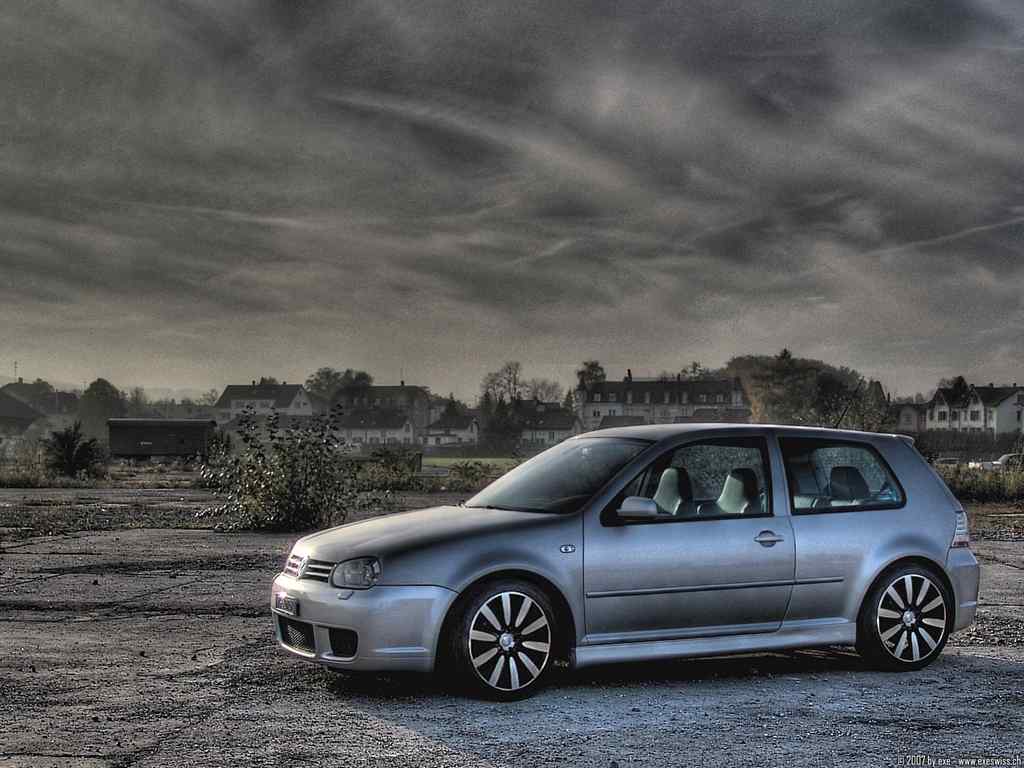 手绘大众汽车壁纸-VW Golf IV R32