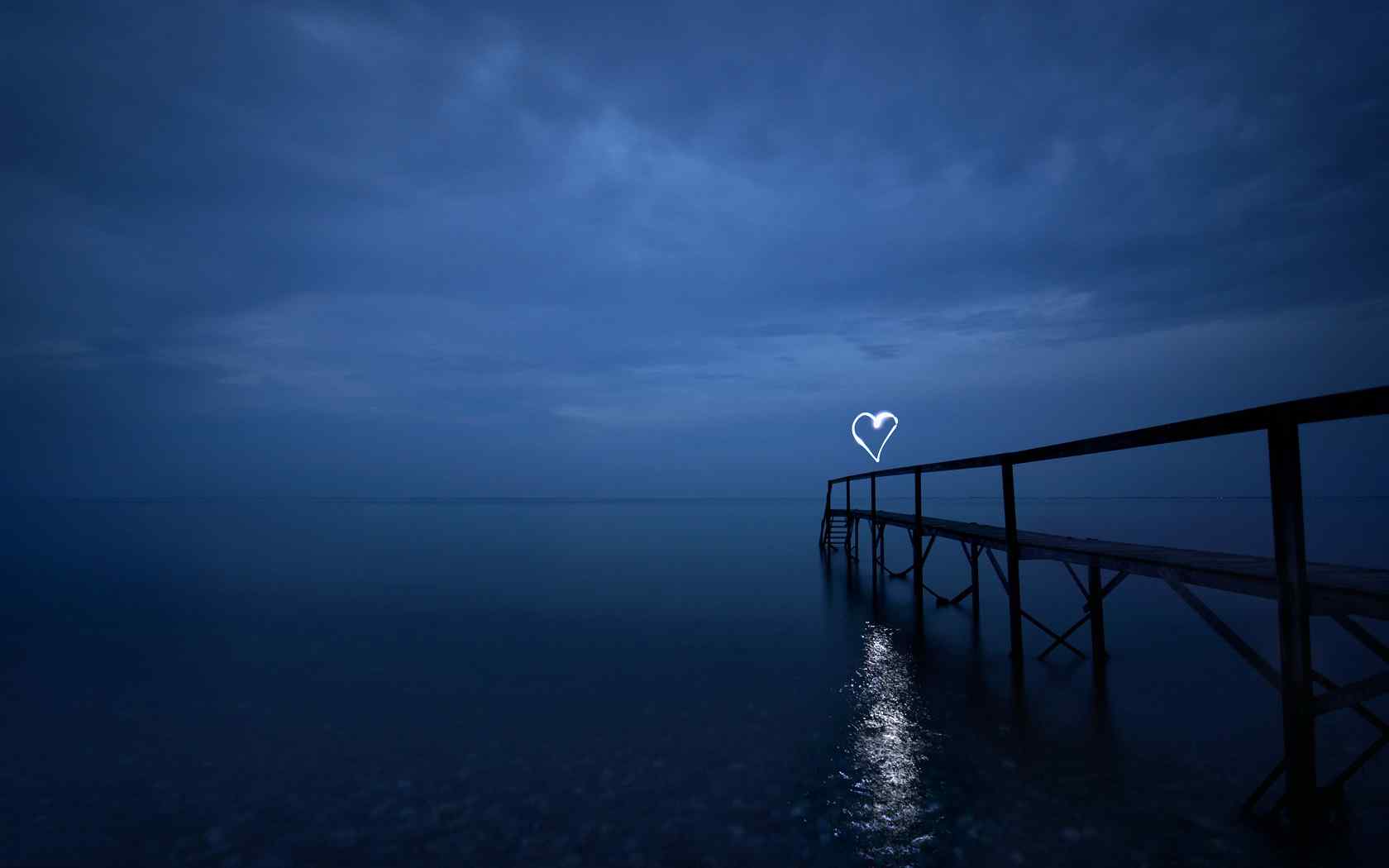 夜晚海上风景壁纸