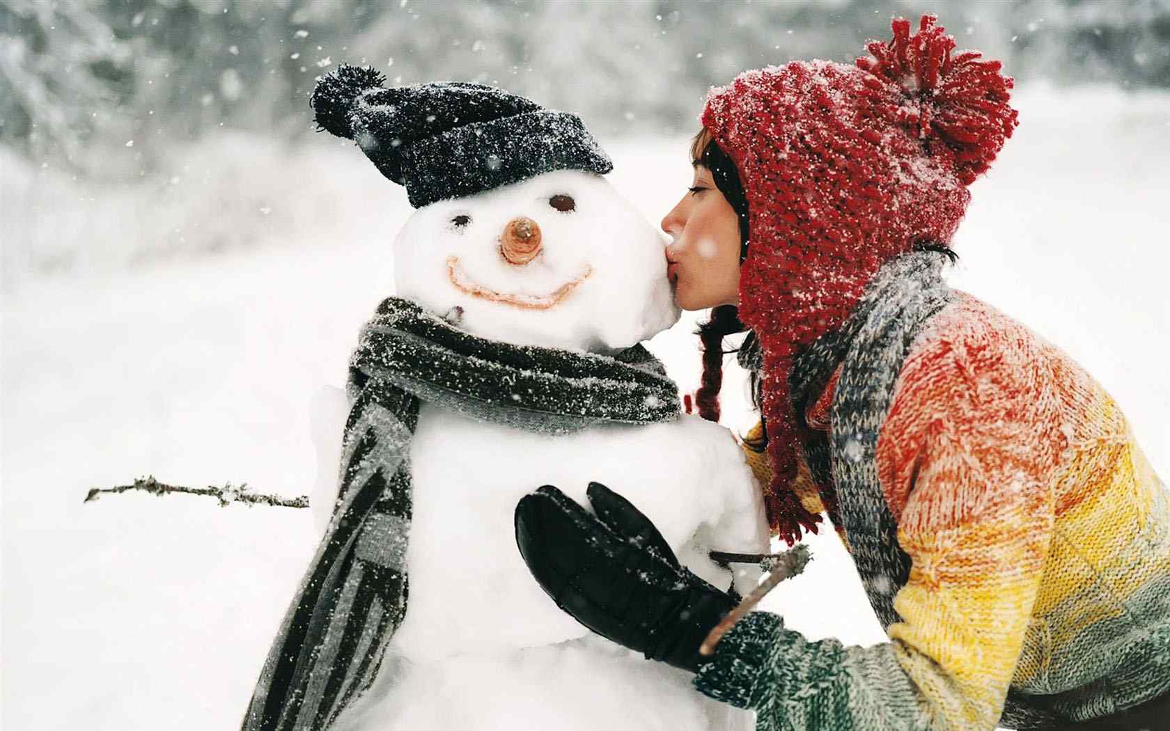 雪人和美女壁纸