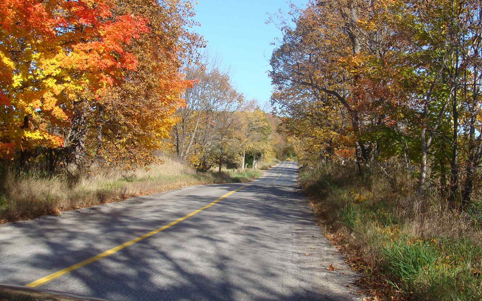 宽阔道路风景壁纸