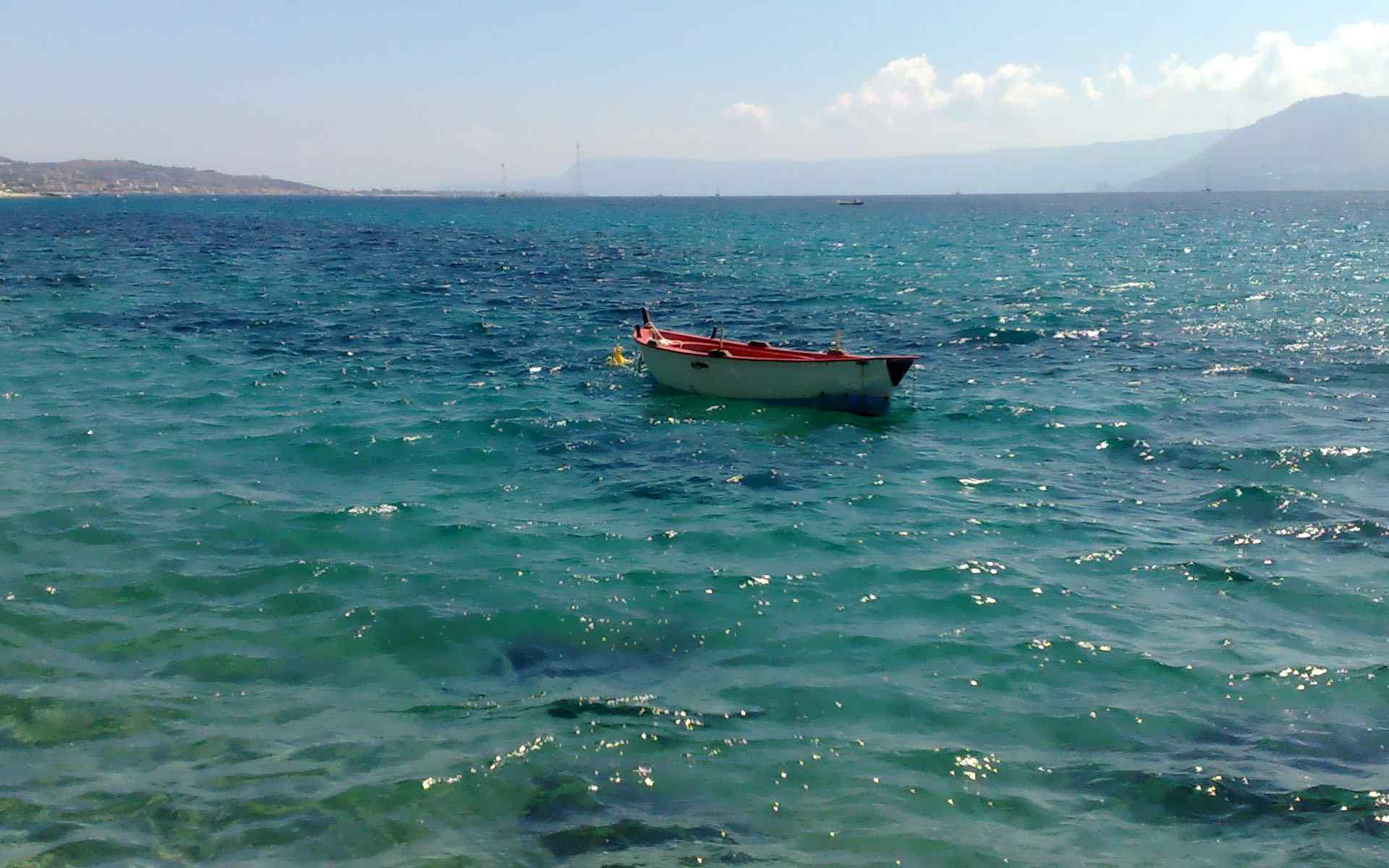 平静海面风景壁纸