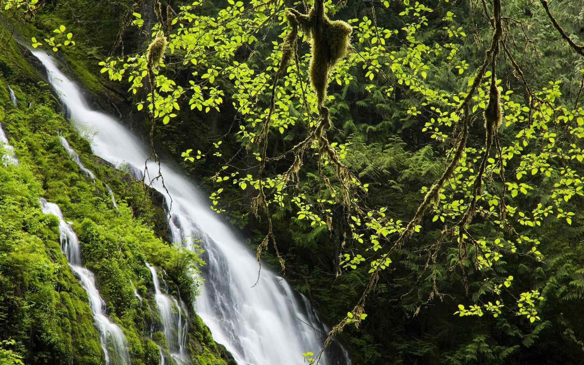 山庄瀑布风景壁纸