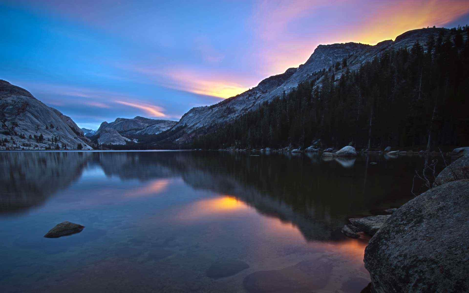 泰纳亚湖风景壁纸