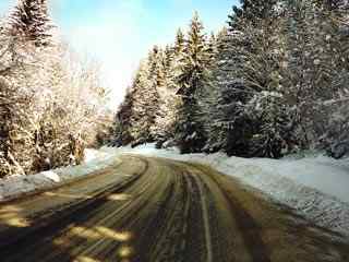 道路雪景摄影壁纸