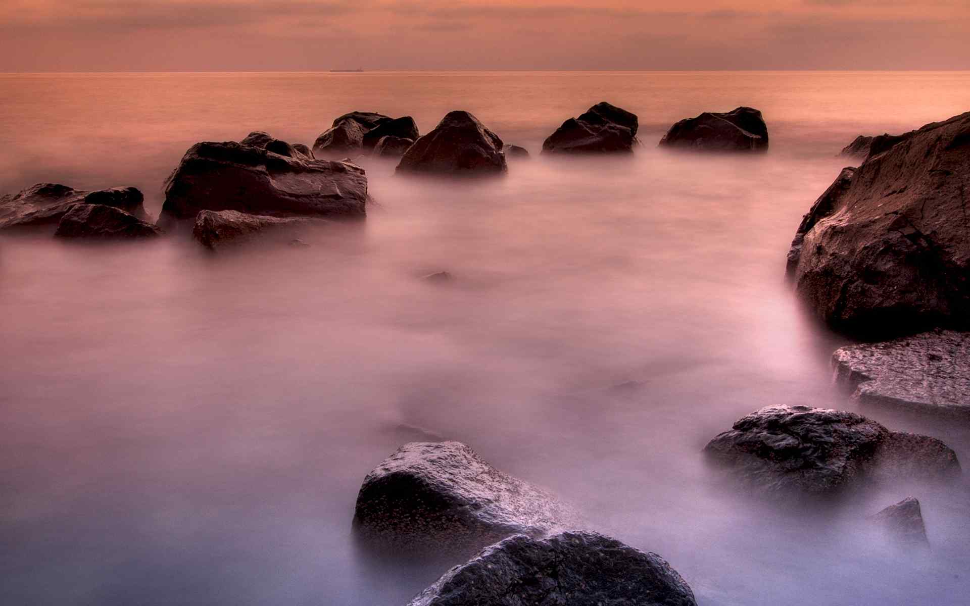 平静海面风景壁纸