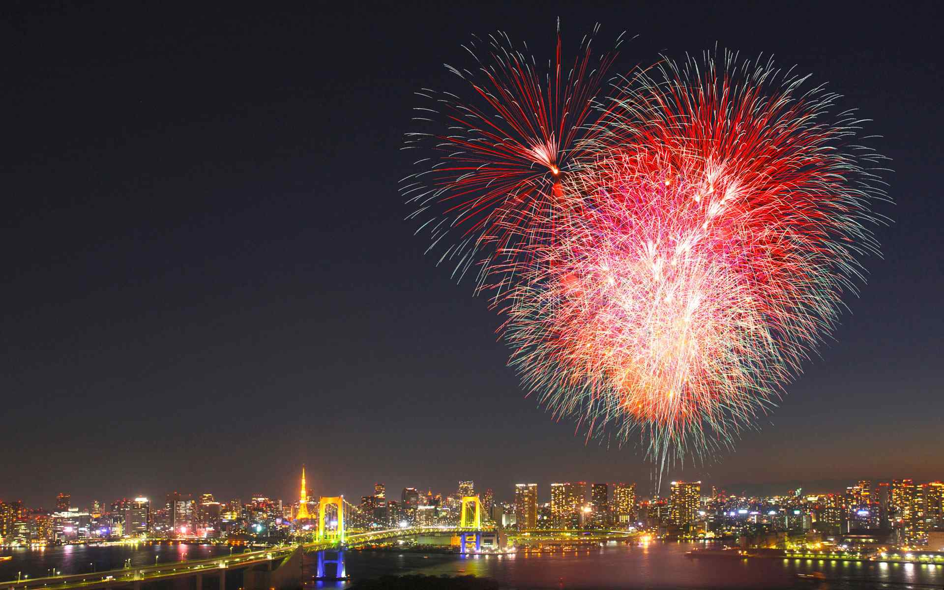 璀璨烟花都市夜景壁纸