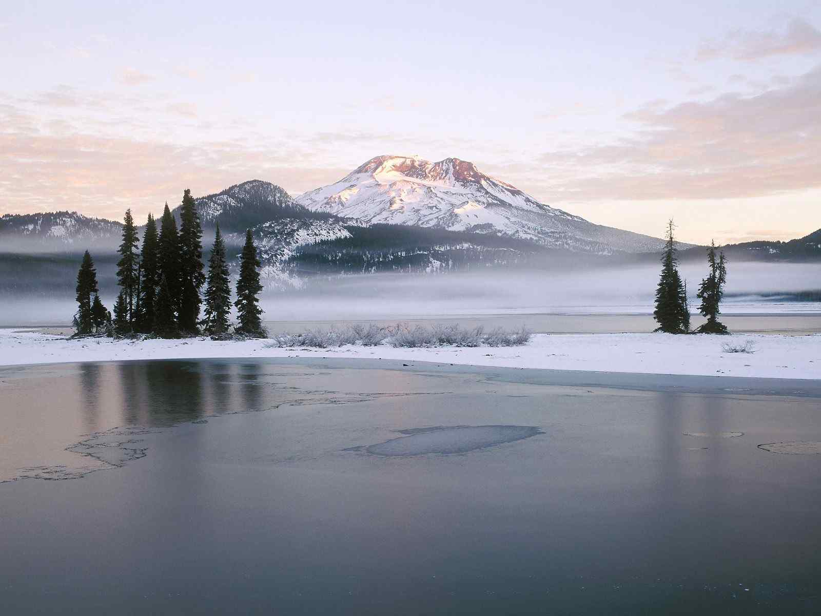 冰雪山河风景壁纸