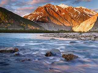 高山流水风景壁纸