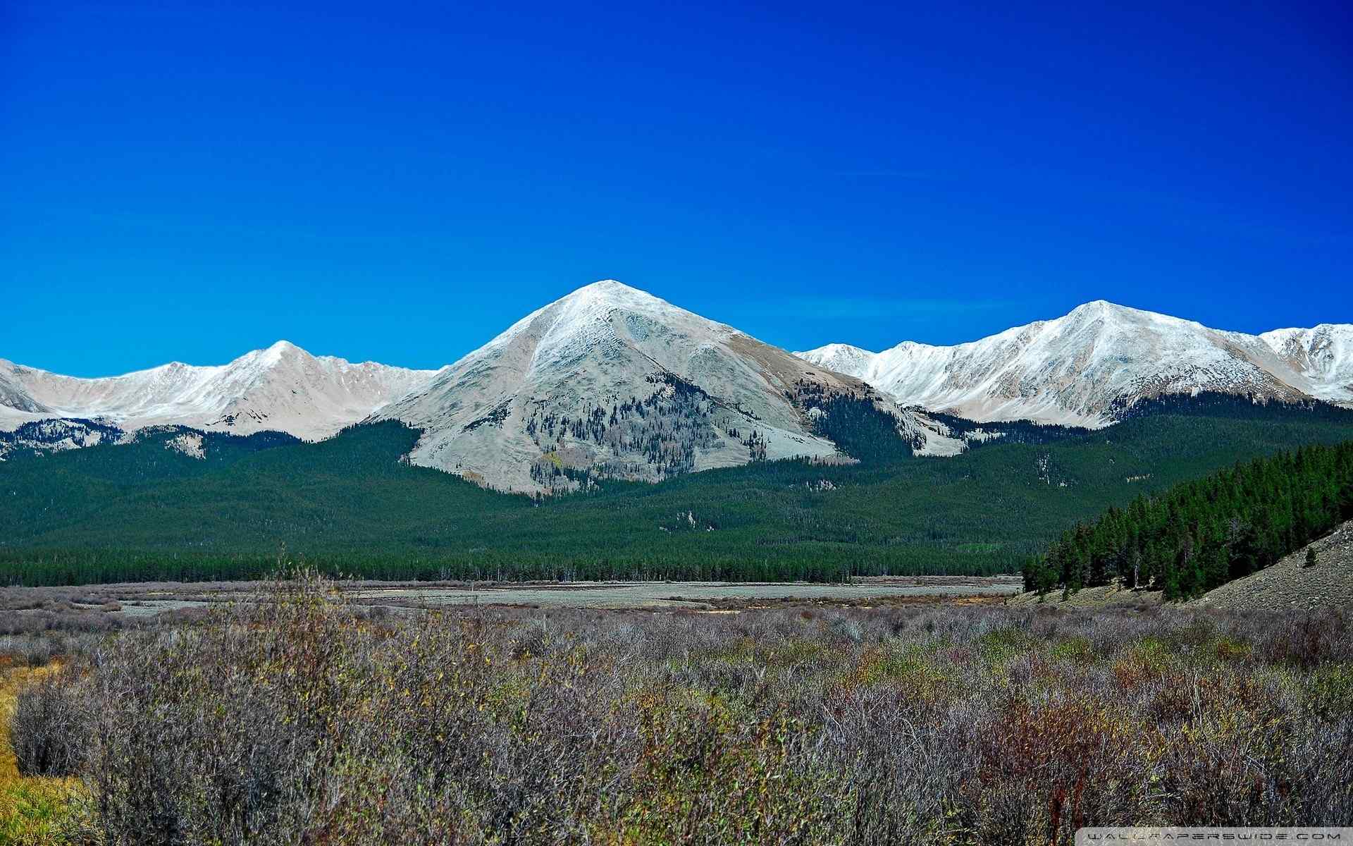 绵延山峰摄影壁纸